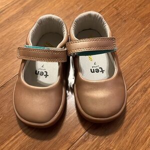 Ten Little Maryjane Sneakers EUC